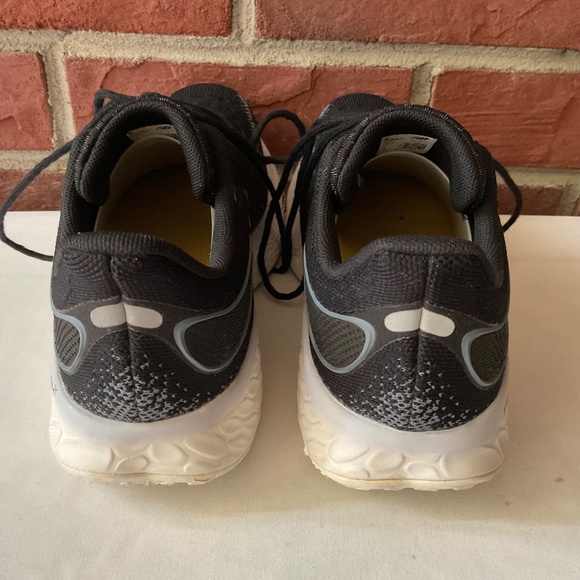 New Balance Fresh Foam Black Thunder W1080B12 Running Shoes Size 7 - Picture 10 of 11